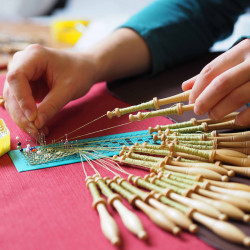 Bobbin lace - Indroductory...